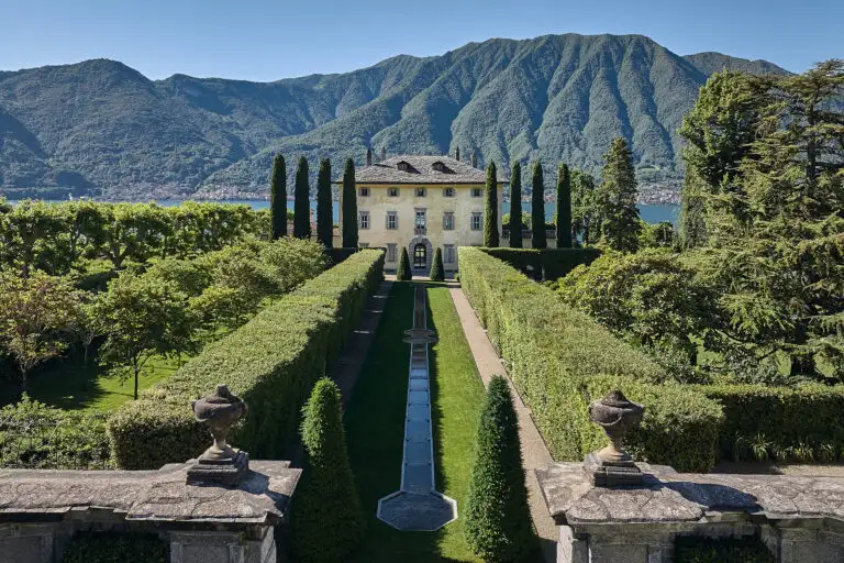 the incredible garden at Villa Balbiano on Lake Como