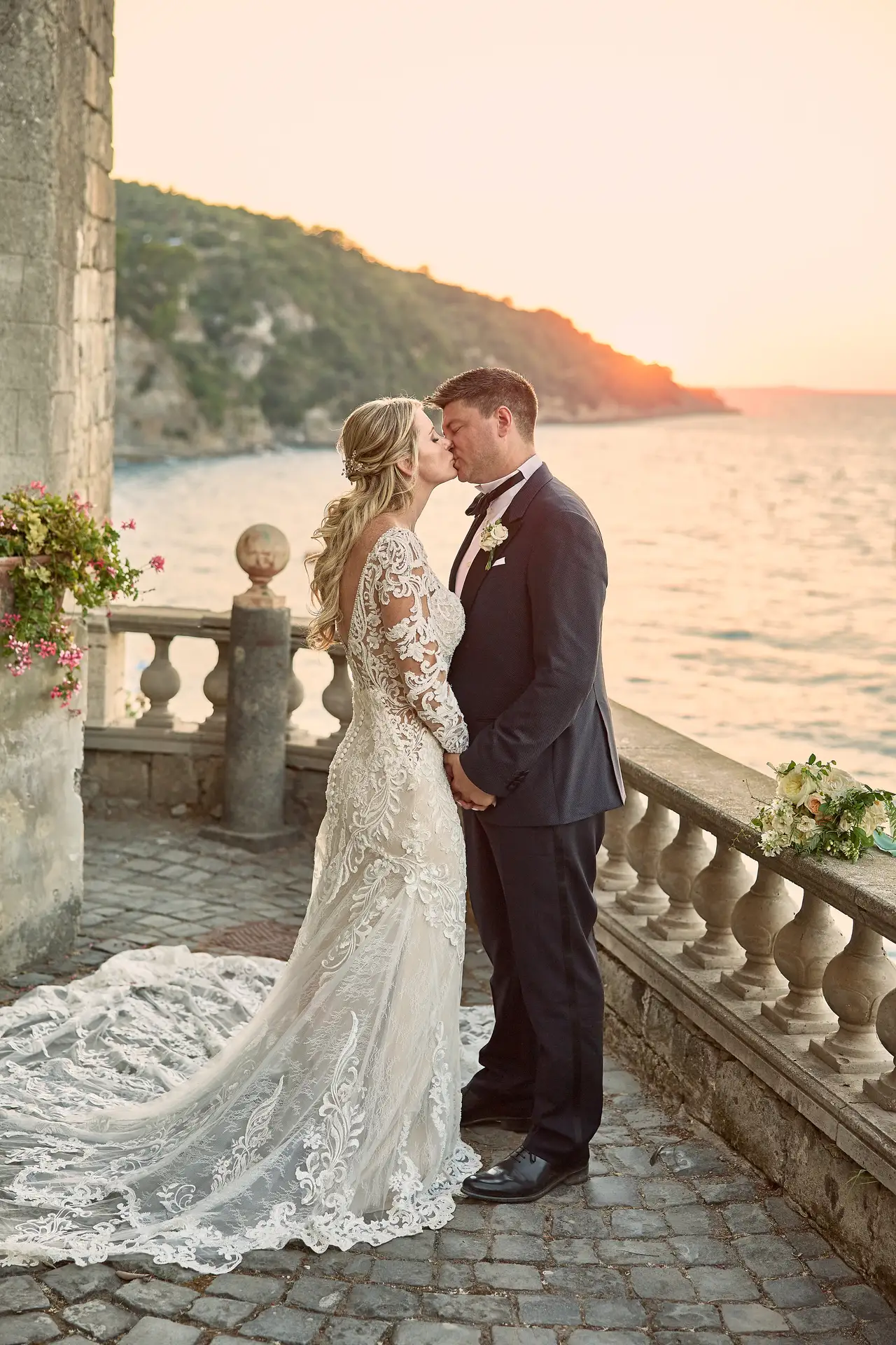 amanda jeff villa astor elopement