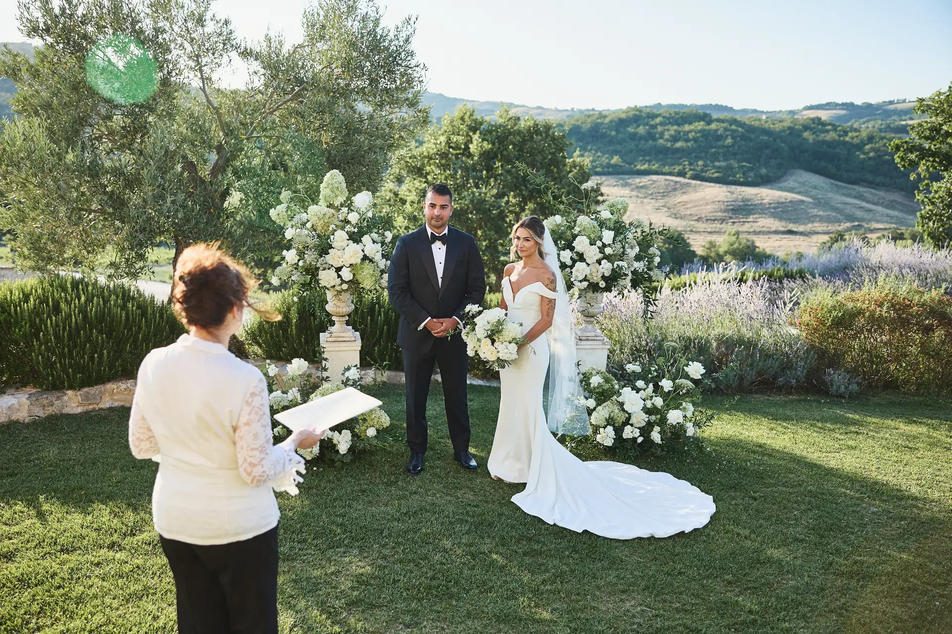 nicole pav podere tesoro elopement