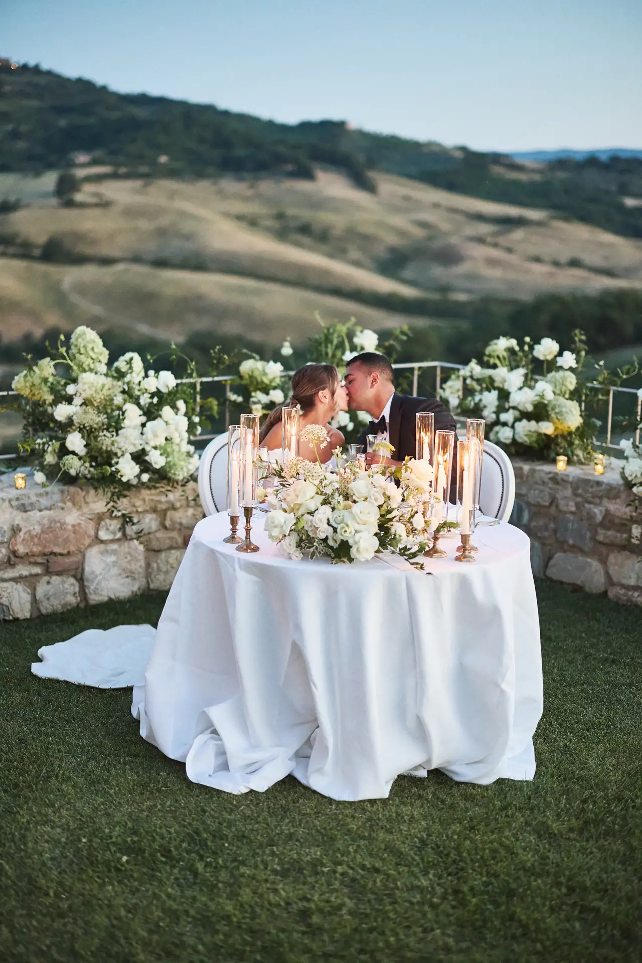 nicole pav podere tesoro elopement