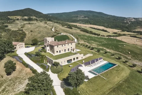 podere tesoro elopement venue tuscany