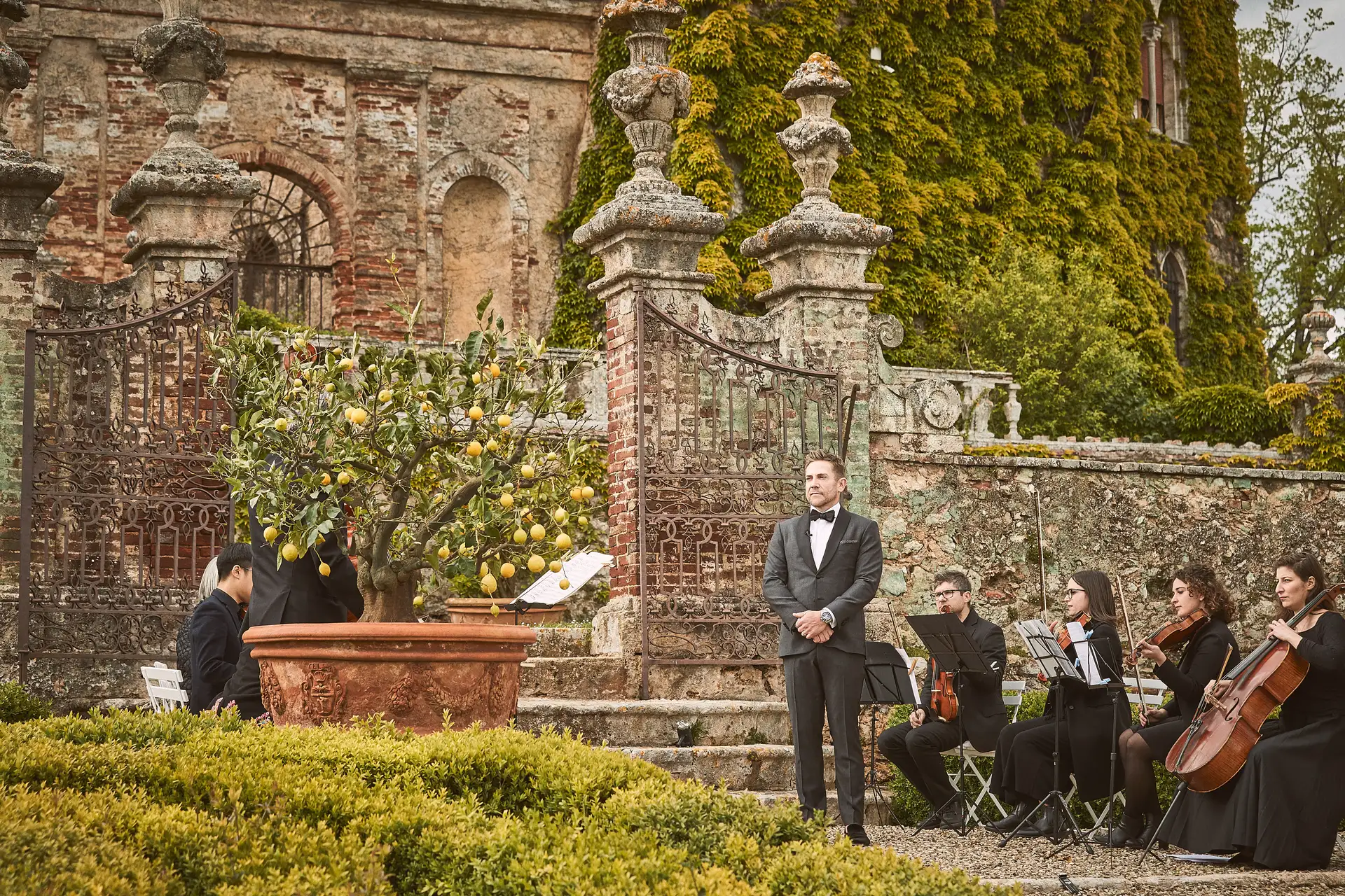 tawnie mark castello di celsa elopement