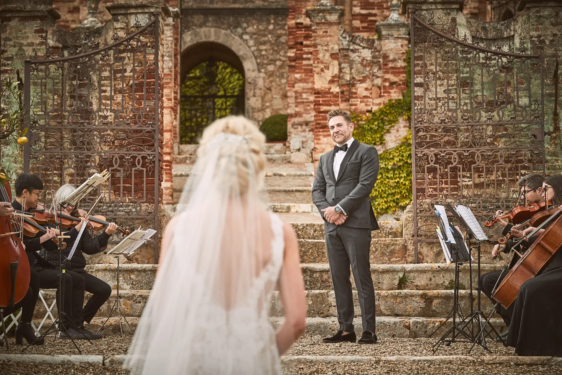 tawnie mark castello di celsa elopement