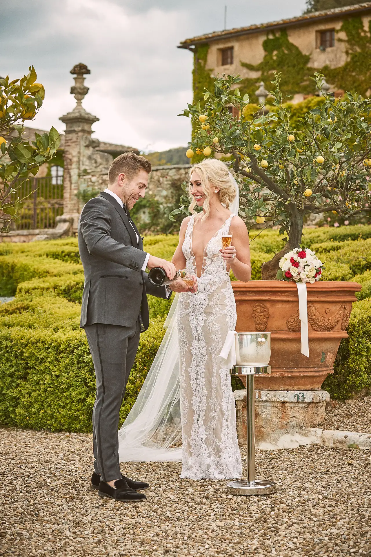 tawnie mark castello di celsa elopement