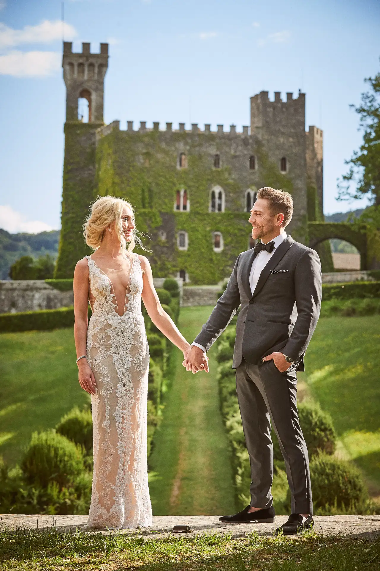 tawnie mark castello di celsa elopement