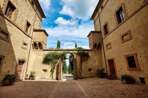 adventurous tuscan elopement eliza james