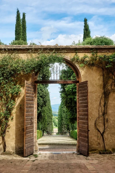 adventurous tuscan elopement eliza james