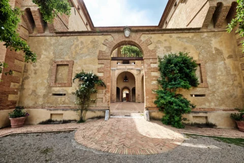 adventurous tuscan elopement eliza james
