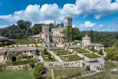 elegant castle elopement billie nick