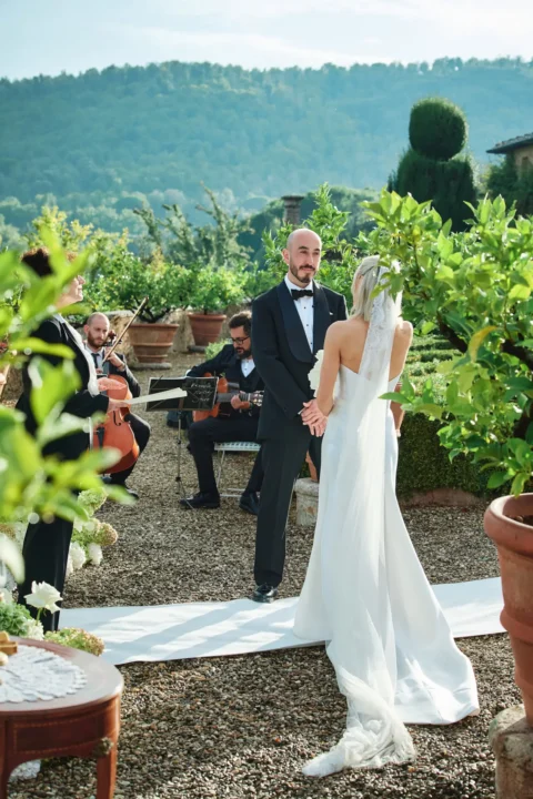 elegant castle elopement billie nick