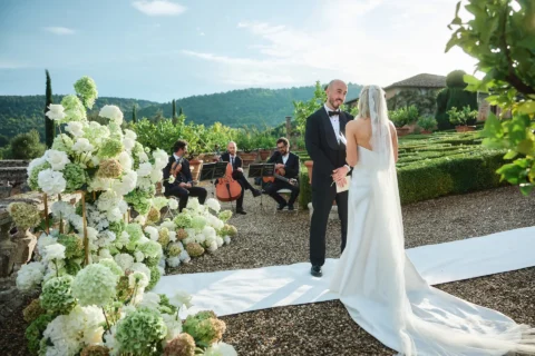 elegant castle elopement billie nick