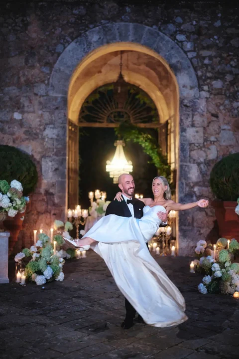 elegant castle elopement billie nick