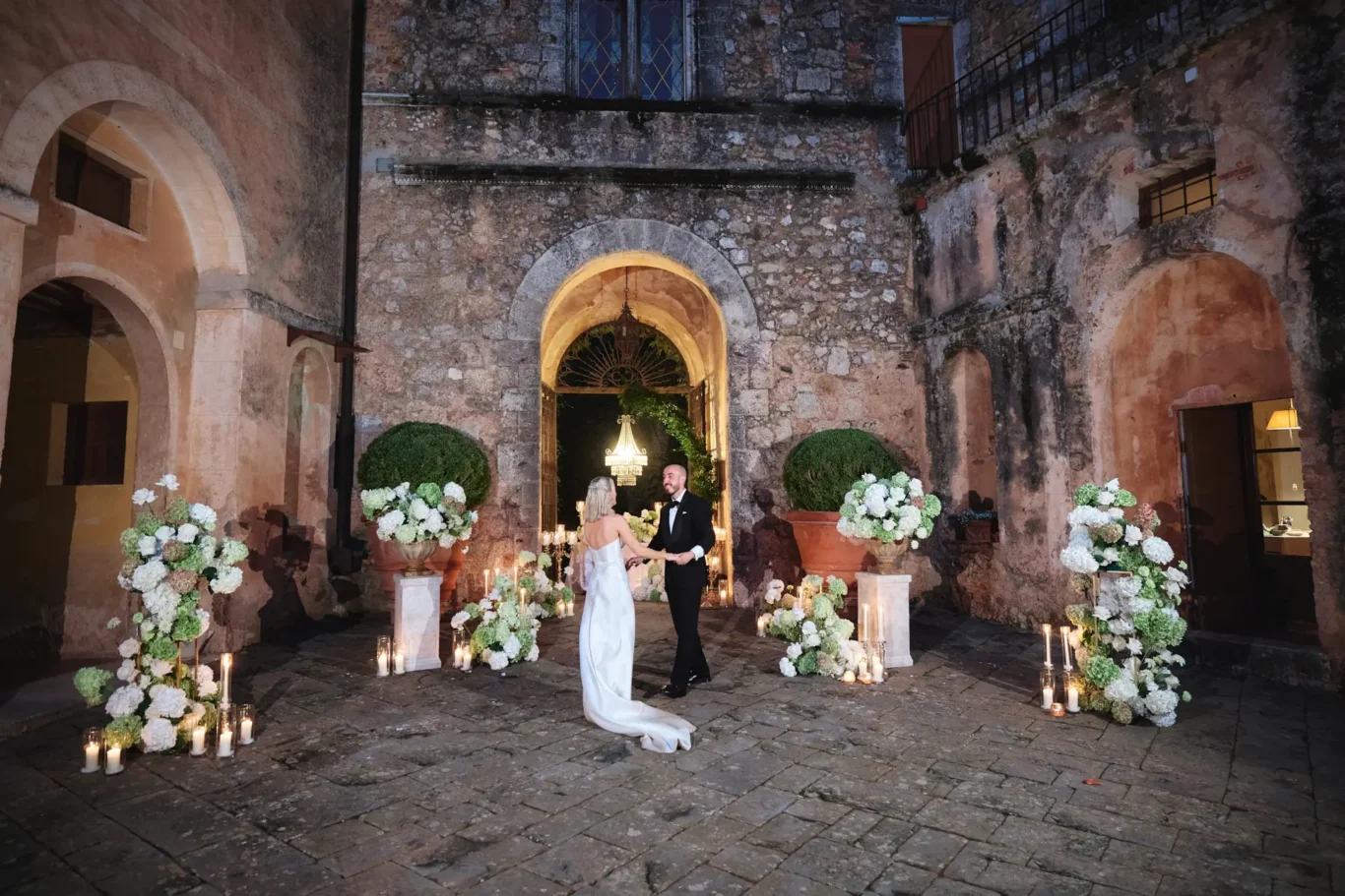 elegant castle elopement billie nick