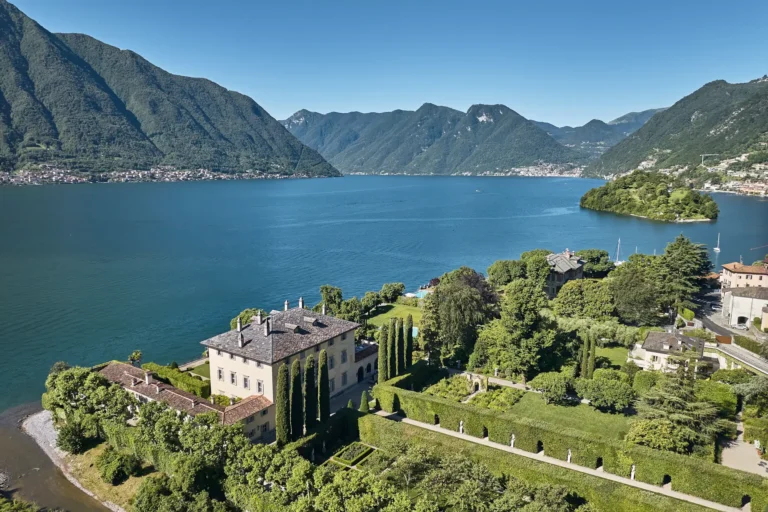 iconic villa elopement ami bobby