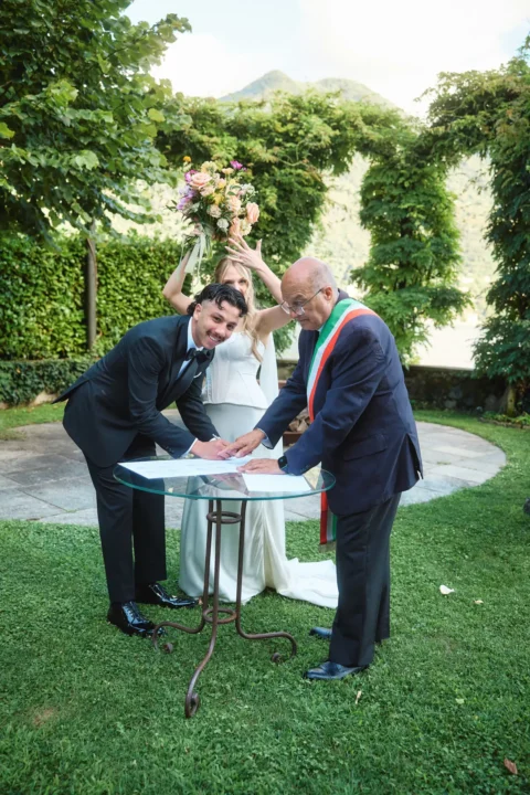 intimate lake como celebration madelyn ashley