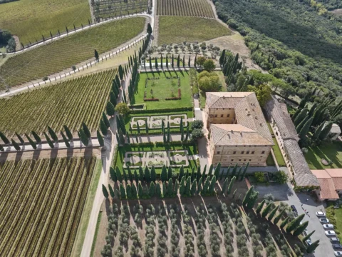 intimate tuscan celebration gabrielle nick