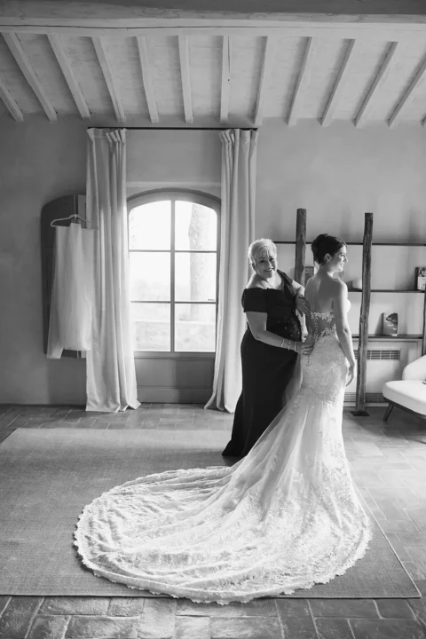 intimate tuscan celebration gabrielle nick