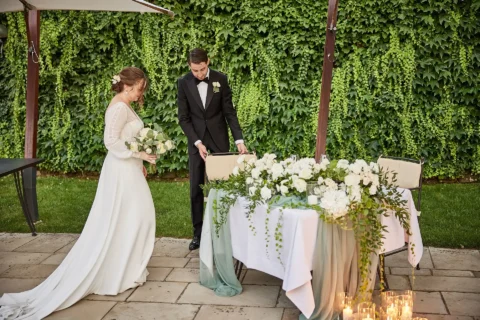 refined castle elopement ylva harvaard