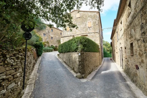 secluded village elopement carmen tristan