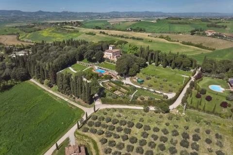 spring elopement tuscany catherine matthew