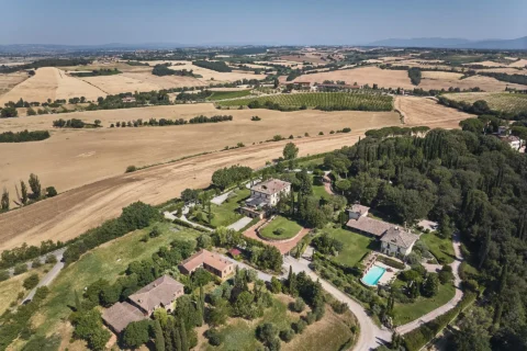 stylish villa elopement carissa lane