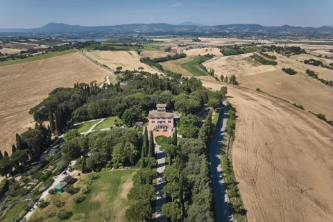 stylish villa elopement carissa lane