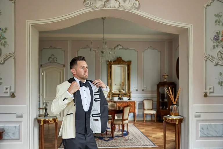 stylish villa elopement carissa lane