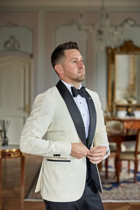 stylish villa elopement carissa lane