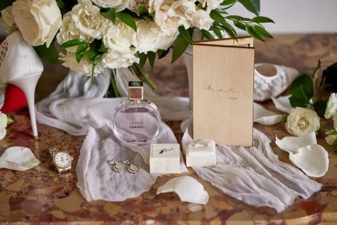 stylish villa elopement carissa lane