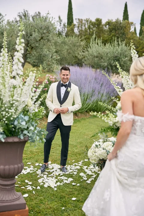 stylish villa elopement carissa lane