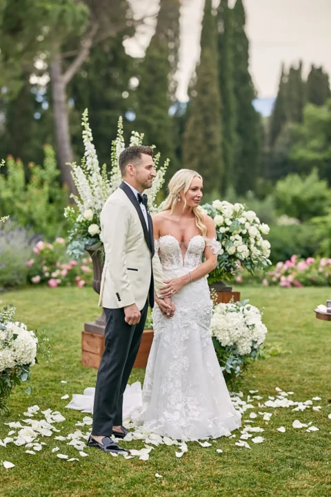 stylish villa elopement carissa lane