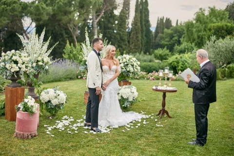 stylish villa elopement carissa lane