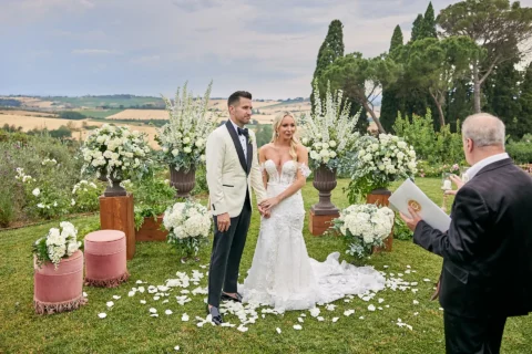 stylish villa elopement carissa lane