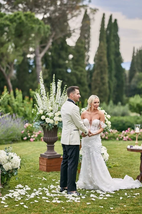 stylish villa elopement carissa lane