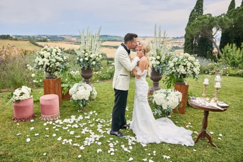 stylish villa elopement carissa lane