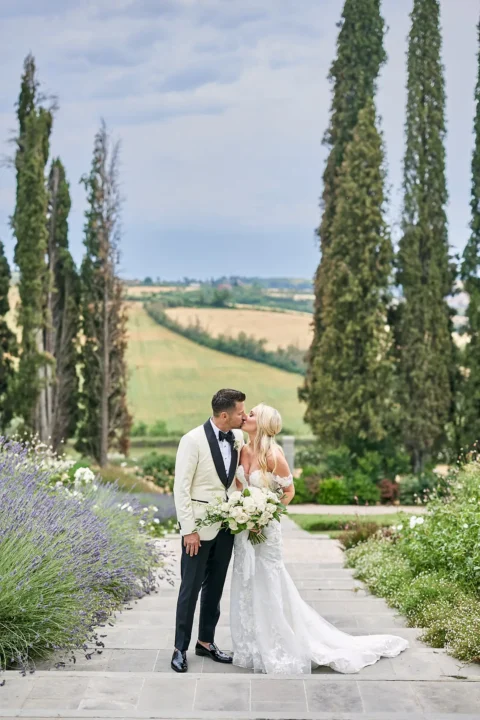 stylish villa elopement carissa lane